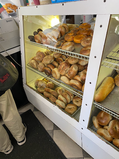 Donut Shop «Peter Pan Donut & Pastry Shop», reviews and photos, 727 Manhattan Ave, Brooklyn, NY 11222, USA