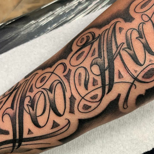 Tattoo Shop «Arlington Ink», reviews and photos, 1129 E Abram St, Arlington, TX 76010, USA