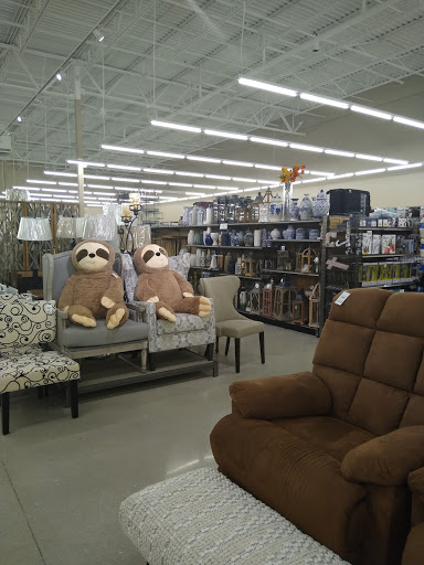 Home Goods Store «Tuesday Morning», reviews and photos, 2648 Tamiami Trail E, Naples, FL 34112, USA