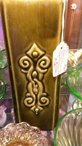 Flea Market «Springfield Flea Market & Gifts», reviews and photos, 1325 E Trafficway St, Springfield, MO 65802, USA