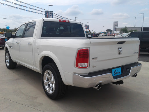 Car Dealer «Yaklin Chrysler Dodge Jeep RAM», reviews and photos, 1550 W Kingsbury St, Seguin, TX 78155, USA
