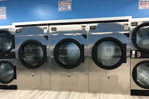 Wash & Go Coin Laundry Clanton image