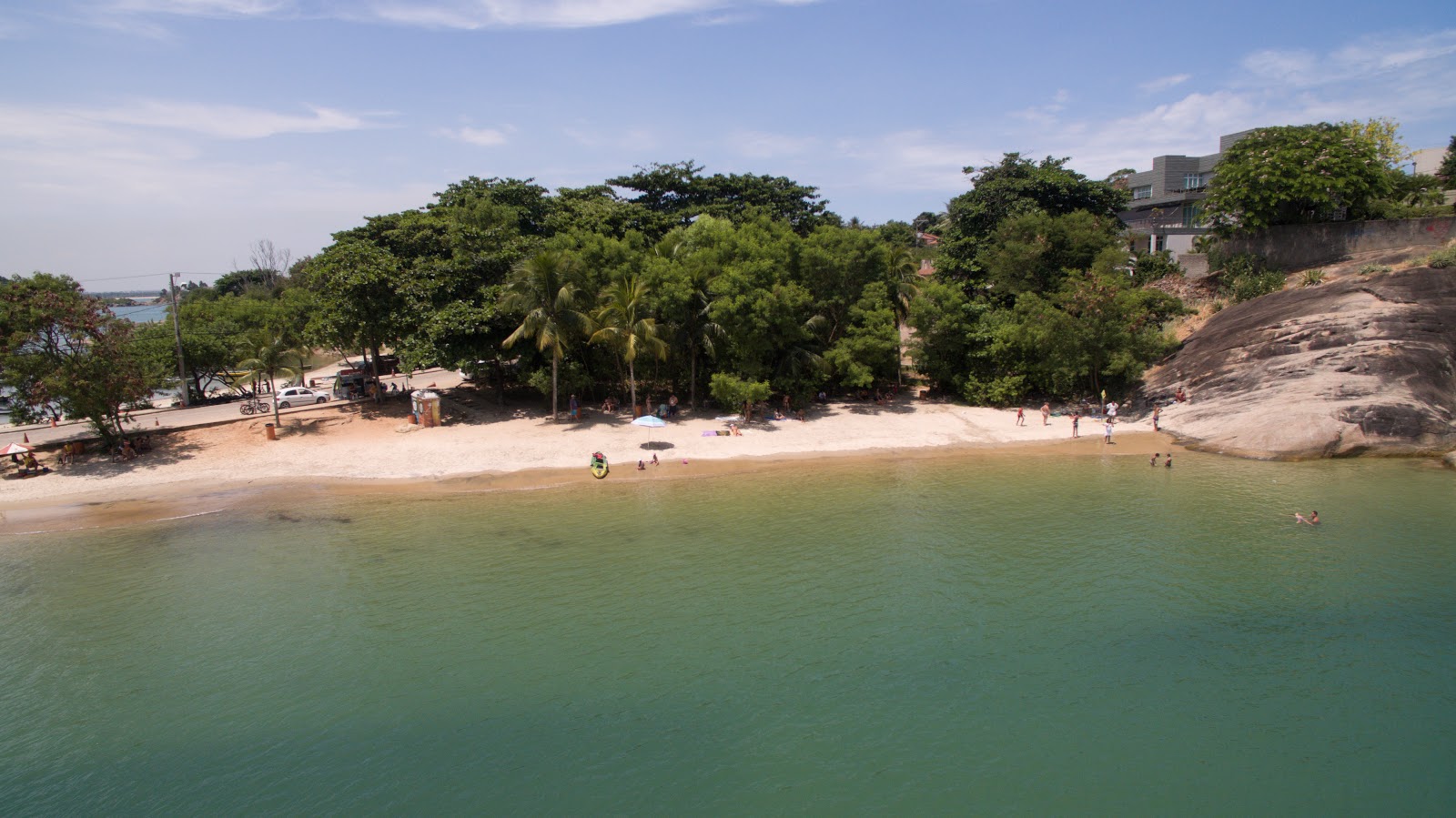 Fotografija Plaža Ilha do Frade z ravna obala