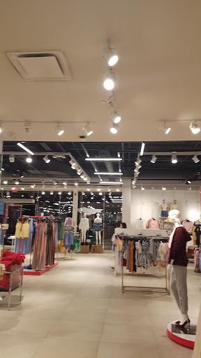 Clothing Store «F21 RED», reviews and photos, 2615 Medical Center Pkwy #2300, Murfreesboro, TN 37129, USA