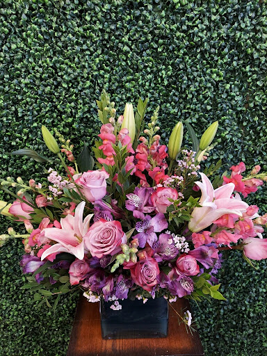 Florist «Annie Occasion for Any Occasion», reviews and photos, 148 S Bloomingdale Rd #110, Bloomingdale, IL 60108, USA