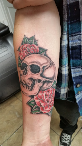 Tattoo Shop «Expressions Tattoo & Body Piercing», reviews and photos, 1619 N Florida Ave, Hernando, FL 34442, USA