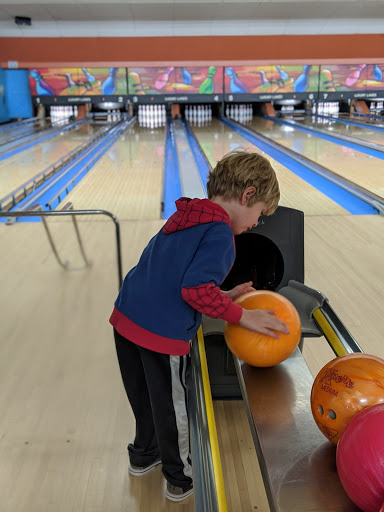 Bowling Alley «Luxury Lanes & Lounge Inc», reviews and photos, 600 E 9 Mile Rd, Ferndale, MI 48220, USA