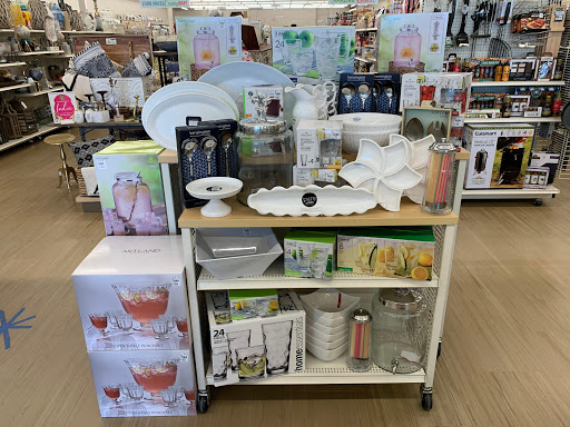 Home Goods Store «Tuesday Morning», reviews and photos, 2674 Bienville Blvd, Ocean Springs, MS 39564, USA