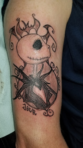 Tattoo Shop «Raining Ink», reviews and photos, 420 W 7th St, Columbia, TN 38401, USA