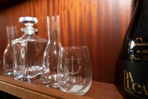 Liquor Store «The Savory Grape Wine Shop», reviews and photos, 1000 Division St #120, East Greenwich, RI 02818, USA