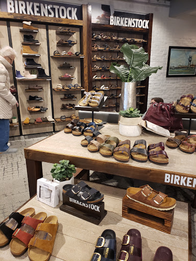 Running Store «Plaza Shoe Store Inc», reviews and photos, 2694 S Glenstone Ave, Springfield, MO 65804, USA