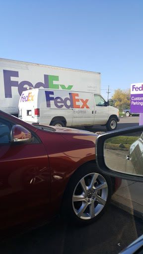 Shipping and Mailing Service «FedEx Ship Center», reviews and photos, 41390 W 11 Mile Rd, Novi, MI 48375, USA
