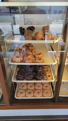 Donut Shop «Donut King», reviews and photos, 1807 Santa Rita Rd, Pleasanton, CA 94566, USA