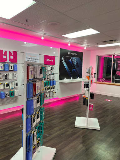 Cell Phone Store «T-Mobile», reviews and photos, 16600 W 159th St #103, Lockport, IL 60441, USA