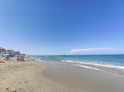 Photo de Playa del Banco del Tabal avec rivage droit, long