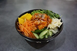 Sushi et noodles image