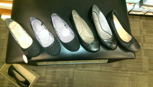 Shoe Store «Off Broadway Shoe Warehouse», reviews and photos, 13400 Jamboree Rd, Irvine, CA 92602, USA