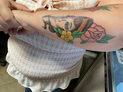 Tattoo Shop «Mooney Ink Tattoo & Body Piercing», reviews and photos, 1324 S Mooney Blvd, Visalia, CA 93277, USA