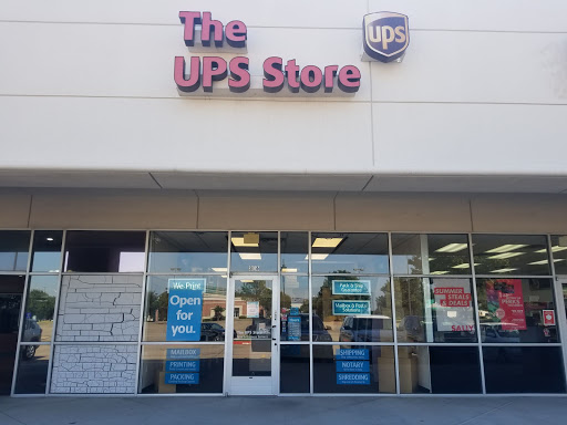 The UPS Store, 6505 W Park Blvd #306, Plano, TX 75093, USA, 