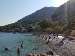 Myrsinidiou beach'in fotoğrafı dağlarla çevrili