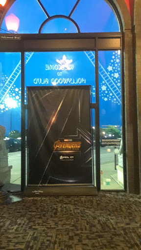 Movie Theater «Hollywood Blvd. Cinema», reviews and photos, 1001 75th St, Woodridge, IL 60517, USA