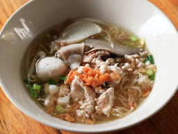 ร้านป้าแดงหน้าวัดโมทย์