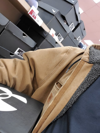 Shoe Store «Famous Footwear», reviews and photos, 2937 Taylor Rd Ext, Reynoldsburg, OH 43068, USA