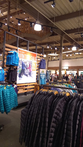 Clothing Store «L.L. Bean», reviews and photos, 340 Legacy Pl, Dedham, MA 02026, USA