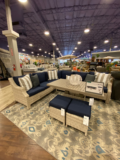 Furniture Store «Living Spaces - Phoenix», reviews and photos, 6600 W Latham St, Phoenix, AZ 85043, USA