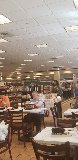 Book Store «Barnes & Noble», reviews and photos, 2614 Central Park Ave, Yonkers, NY 10710, USA