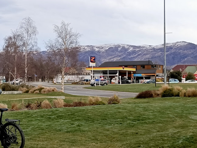 Z Cromwell Service Station