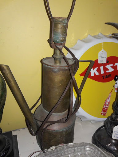 Thrift Store «Class and Trash Thrift Antiques», reviews and photos, 11088 Washington Hwy, Glen Allen, VA 23059, USA