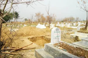 Graveyard قبرستان بنی شاہڈھیر image