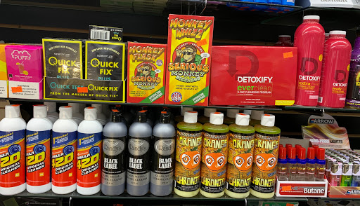 Tobacco Shop «Six Fifty Smoke Shop», reviews and photos, 2394 Junipero Serra Blvd, Daly City, CA 94015, USA