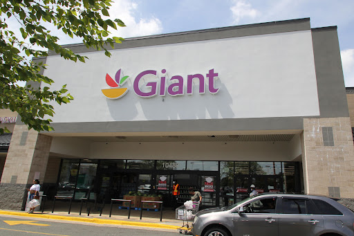 Giant Food, 10480 Campus Way S, Kettering, MD 20774, USA, 