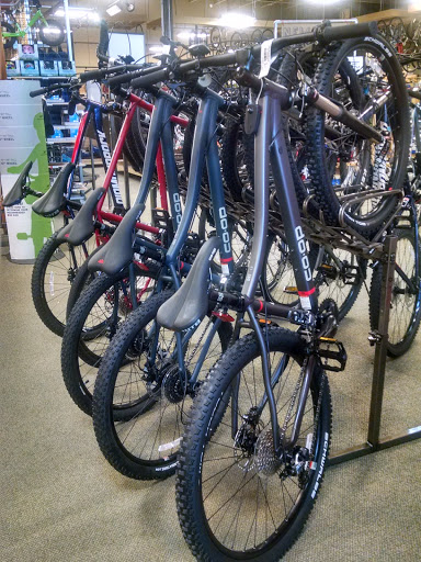 Camping Store «REI», reviews and photos, 11581 Fountains Dr, Maple Grove, MN 55369, USA