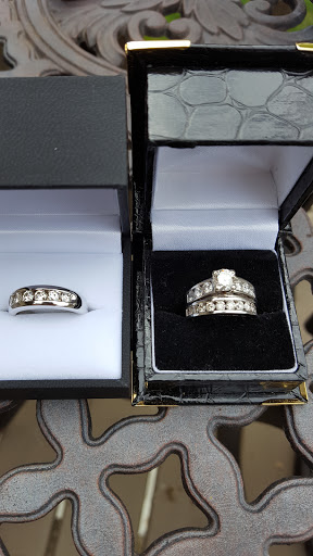 Jewelry Store «Jewelry Gallery - Westfield», reviews and photos, 17425 Carey Rd, Westfield, IN 46074, USA