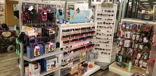 Department Store «T.J. Maxx & HomeGoods», reviews and photos, 111 Taunton St, Plainville, MA 02762, USA