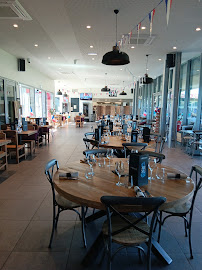 Atmosphère du Restaurant La Berjallie Brasserie à Bourgoin-Jallieu - n°9