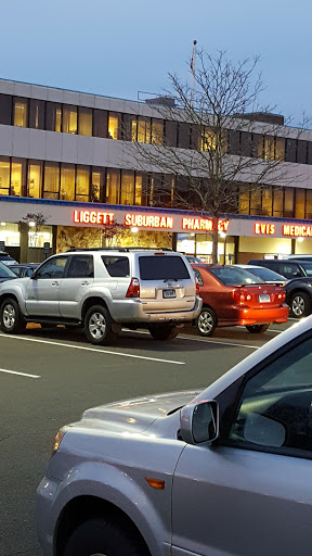 Suburban Pharmacy, 344 N Main St, West Hartford, CT 06117, USA, 
