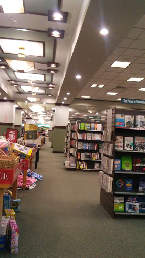 Book Store «Barnes & Noble», reviews and photos, 2800 S Rochester Rd, Rochester Hills, MI 48307, USA