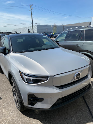 Volvo Dealer «Suburban Volvo», reviews and photos, 1795 Maplelawn Dr, Troy, MI 48084, USA