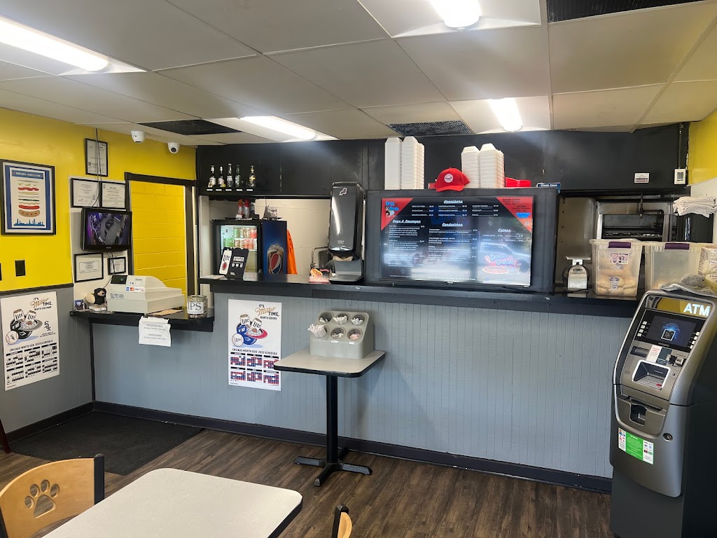 Dogs on the Chain & Gaming Lounge 60020