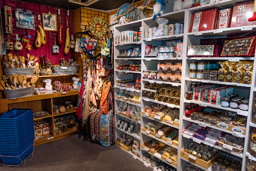 Gourmet Grocery Store «NW Food & Gifts», reviews and photos, 445 NE 3rd St, McMinnville, OR 97128, USA