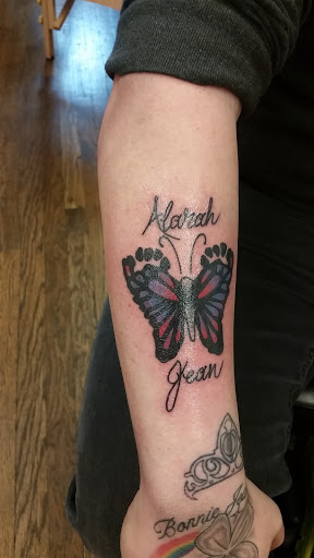 Tattoo Shop «Grinn & Barrett Tattoo and Piercing», reviews and photos, 3021 Leavenworth St, Omaha, NE 68105, USA