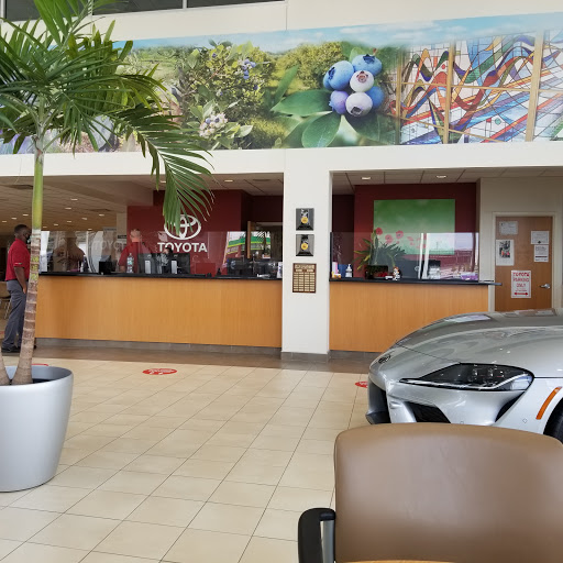 Toyota Dealer «DCH Brunswick Toyota», reviews and photos, 1504 US-1, North Brunswick Township, NJ 08902, USA