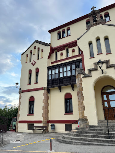 Asilo hospital de comillas en Comillas, Cantabria