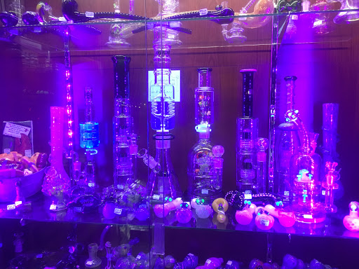 Tobacco Shop «Kittery Discount Smoke Shop», reviews and photos, 99 State Rd, Kittery, ME 03904, USA