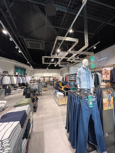 Magasin de vêtements pour hommes Jules Narbonne Narbonne