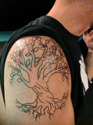 Tattoo Shop «Electric Influence Tattoo and Body Piercing», reviews and photos, 7333 NE 48th St, Kansas City, MO 64119, USA